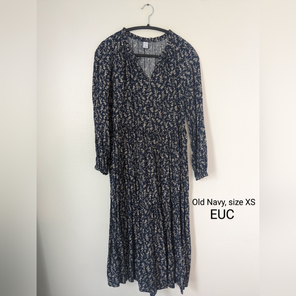 Old Navy blue floral maxi dress